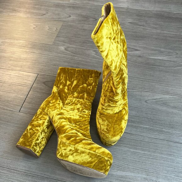Urban Outfitters Michelle Chartreuse Yellow Crushed Velvet Platform Boot Size 6 - Picture 1 of 7